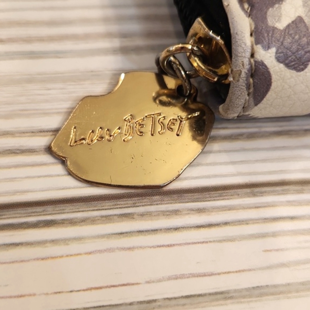 Womens Betsey Johnson Luv Betsey leopard print small cat wallet. - Picture 4 of 11